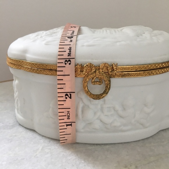 ❤️Sold❤️VTG Limoges porcelain cherub trinket box - Picture 7 of 8